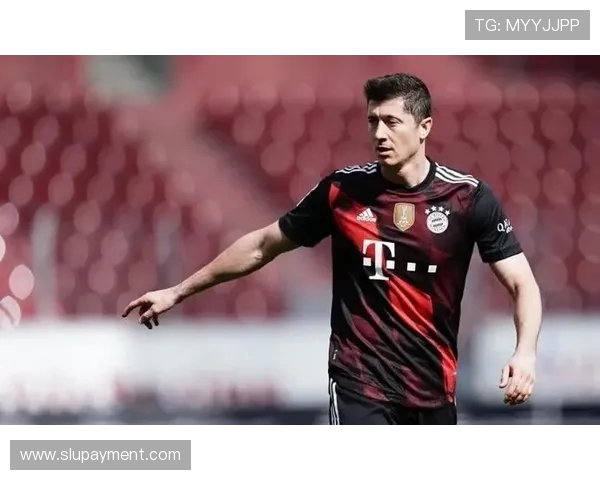 莱万复盘：中场失控需纠错，百球目标今年无望